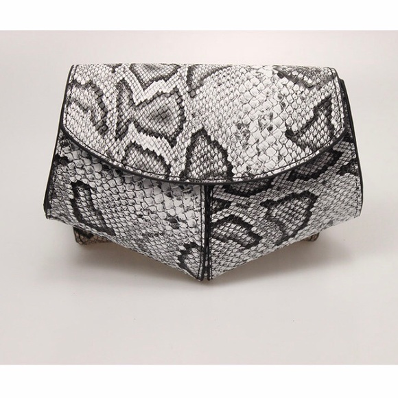 Just In! 🆕 ROME Waist Bag / Fanny Pack - Picture 6 of 8